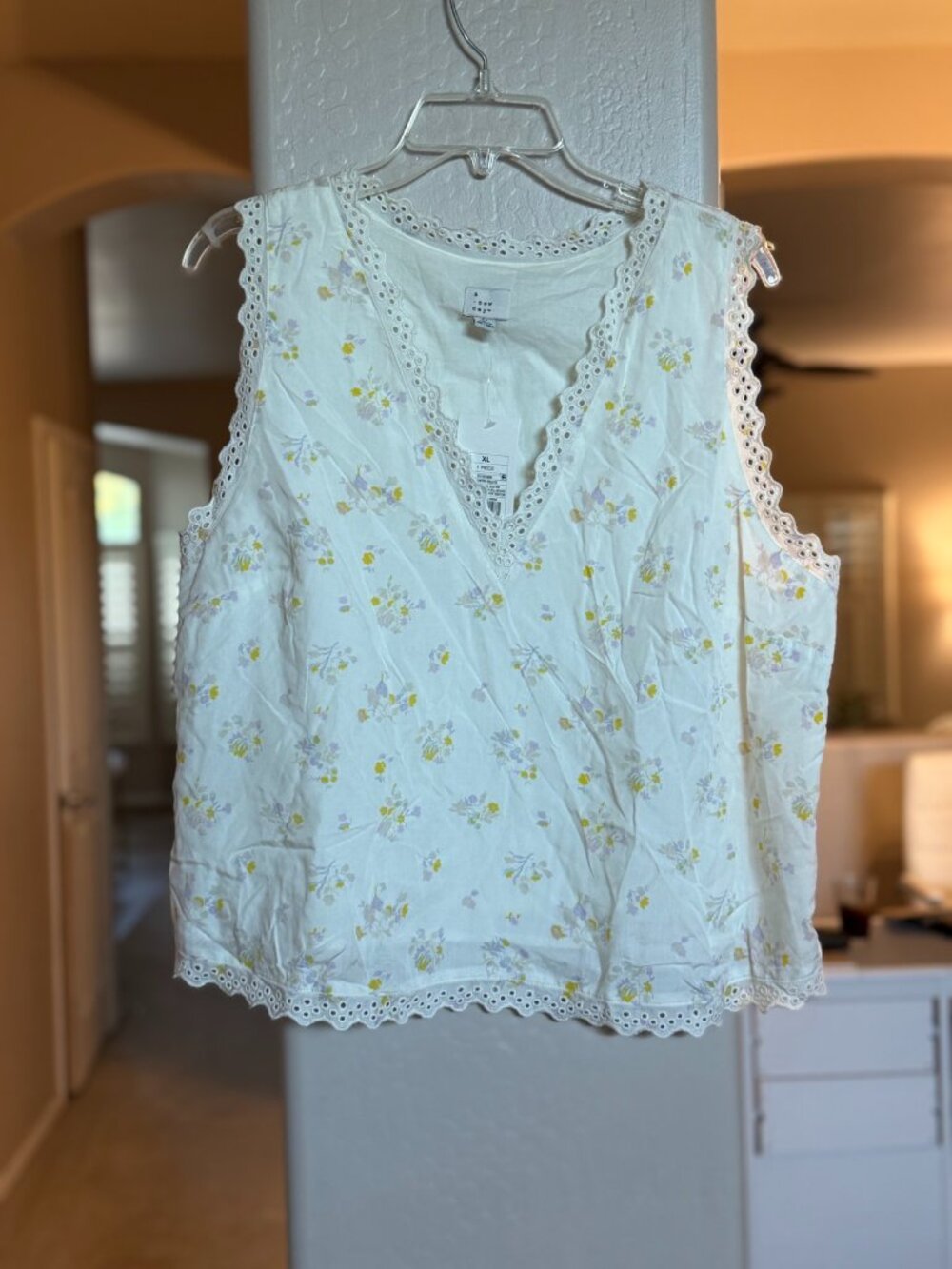 A New Day White Floral Eyelet Tank Top Size XL